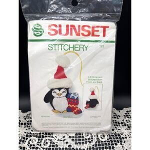 Sunset Designs Holiday PENGUIN 3-D Ornament Stitchery Kit 1982 NOS Sealed